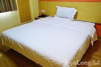 Baoqing Hotel Ухан Екстериор снимка